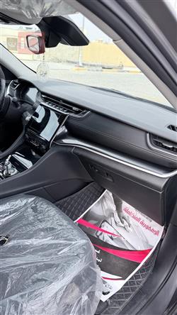 جیپ گراند شیرۆکی